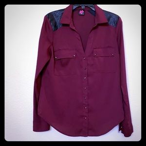 ♥️2B Bebe Burgundy professional dressy top